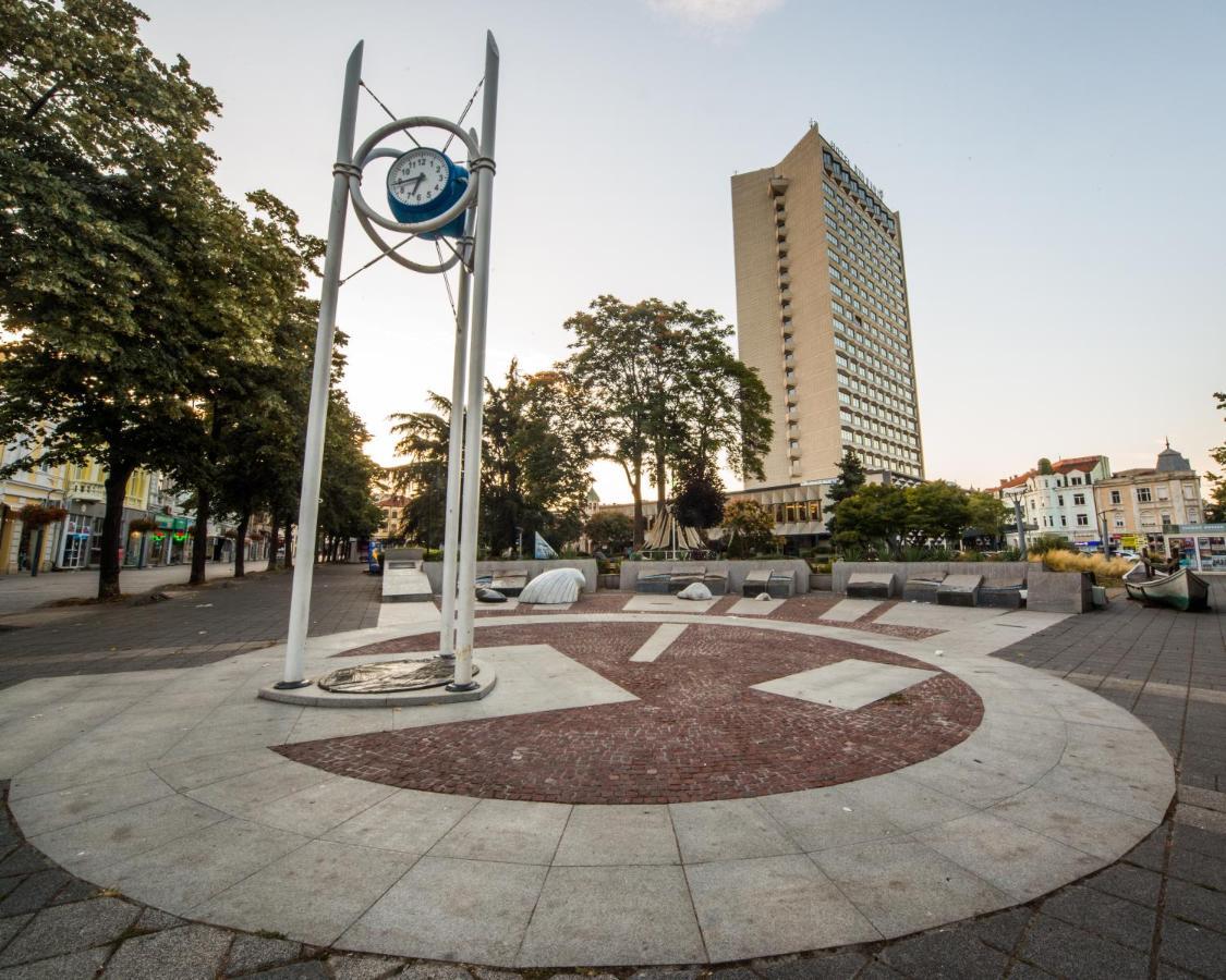 Large Flat Bulair - Excellent Location Apartamento Burgas Exterior foto